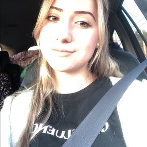 Meet your Posher, Stela